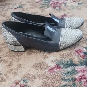 LOGO Shoes Pumps Slip On Almond Toe Low Heel Grey White Silver 8 M
